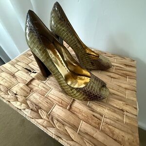 BCBGirls Green Heels Elegant Design